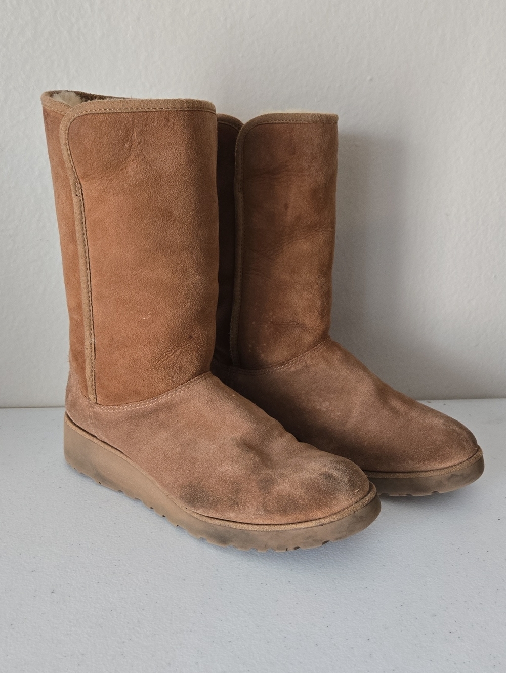 UGG Amie Classic Slim Chestnut Suede Sheepskin Wedge Boots Women’s 9